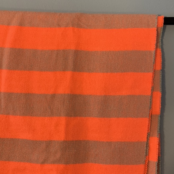 Orange & grey scarf - Picture 3 of 4